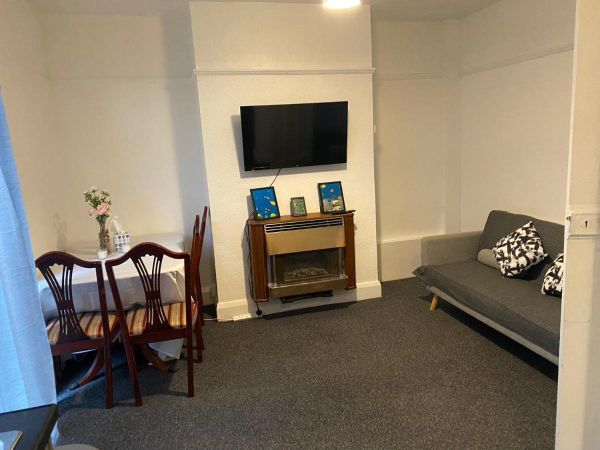 Room 2 Peaceful Stay Near Derby City Centre エクステリア 写真