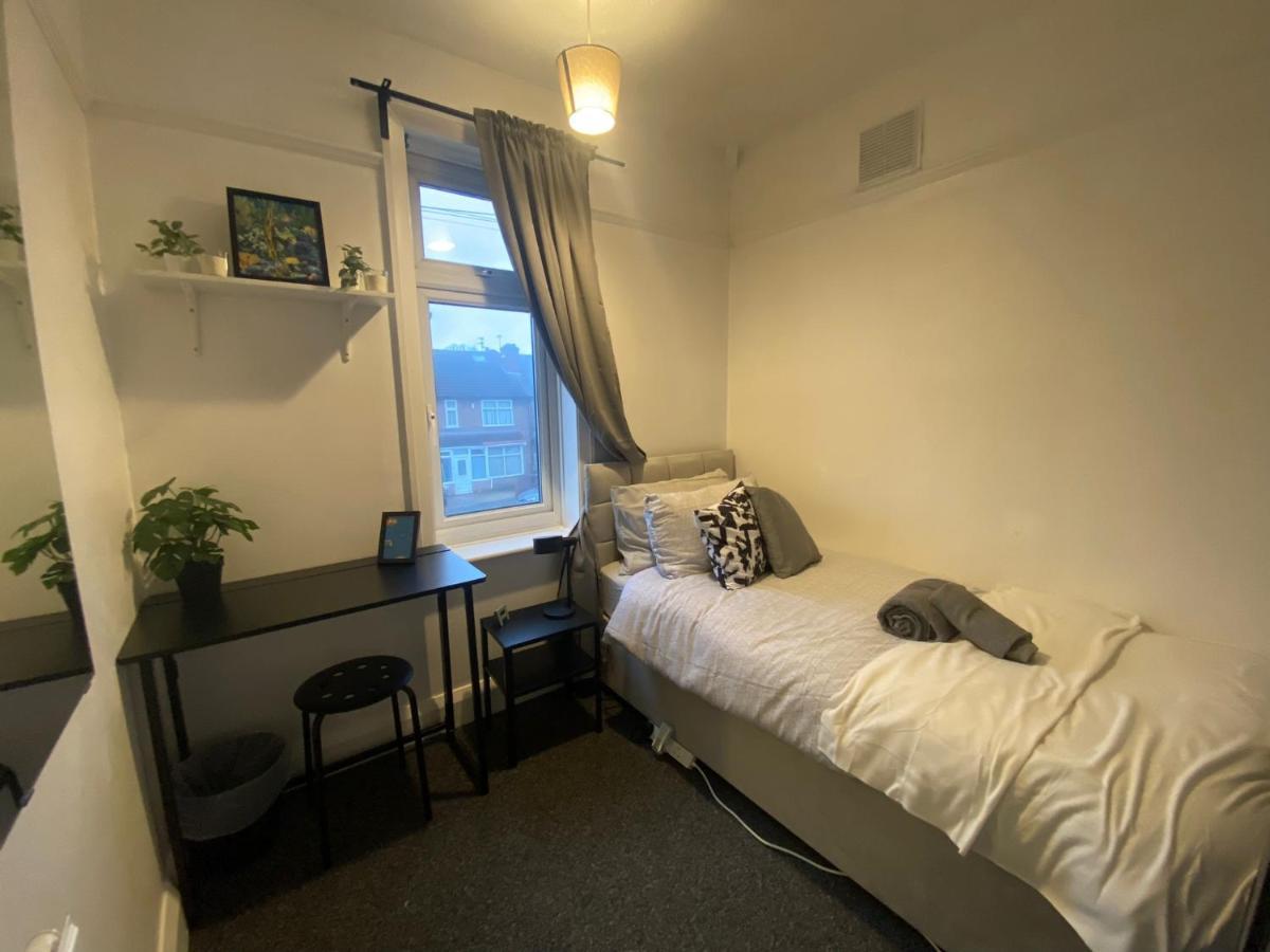 Room 2 Peaceful Stay Near Derby City Centre エクステリア 写真