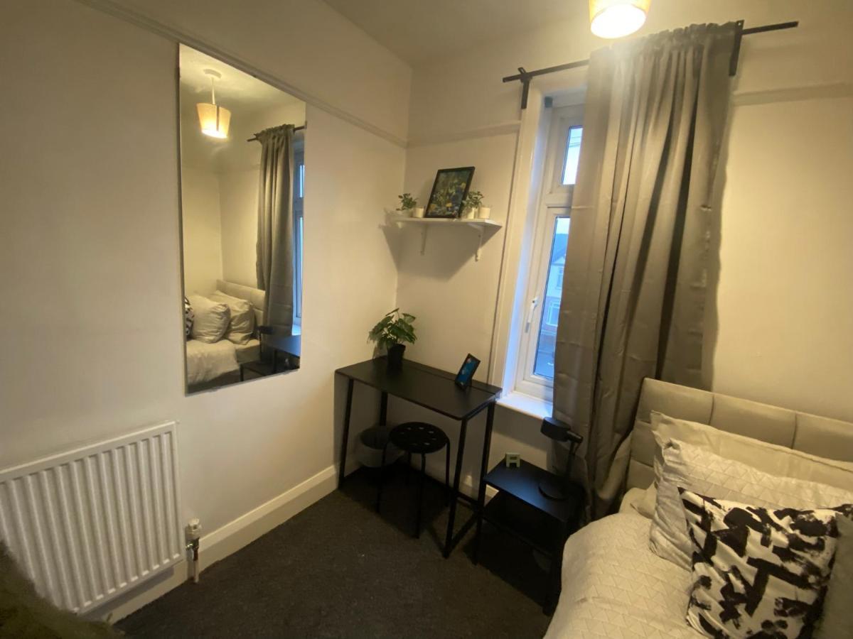 Room 2 Peaceful Stay Near Derby City Centre エクステリア 写真