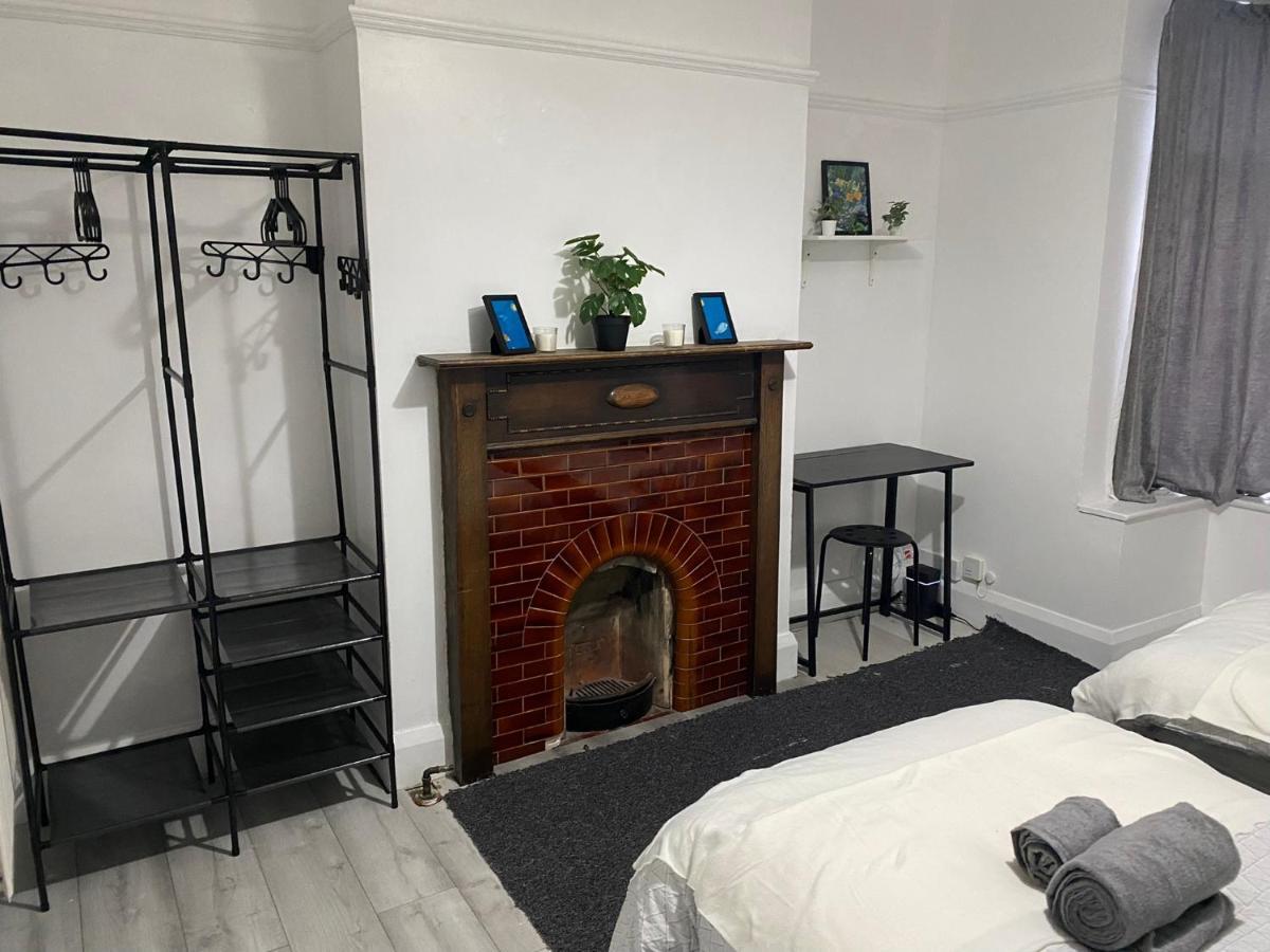 Room 2 Peaceful Stay Near Derby City Centre エクステリア 写真