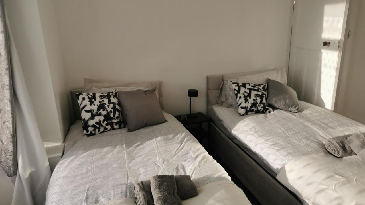 Room 2 Peaceful Stay Near Derby City Centre エクステリア 写真